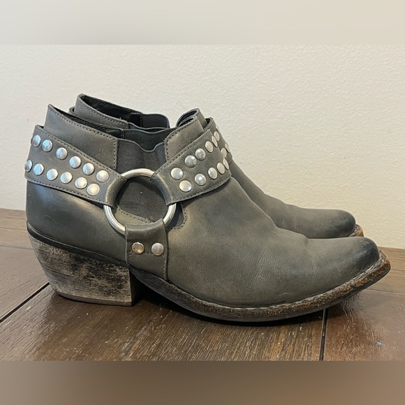 😎 Jeffrey Campbell Distressed Studded Booties Womens size 7 - Picture 8 of 10